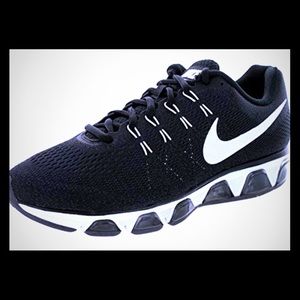 Women’s Nike Air Max Tailwind 8